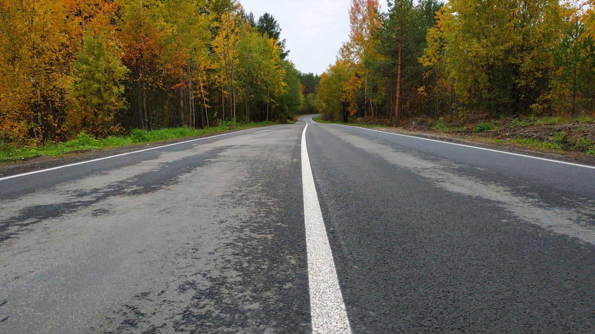 На 10 участках автомобильных трасс в Свердловской области улучшено качество связи
