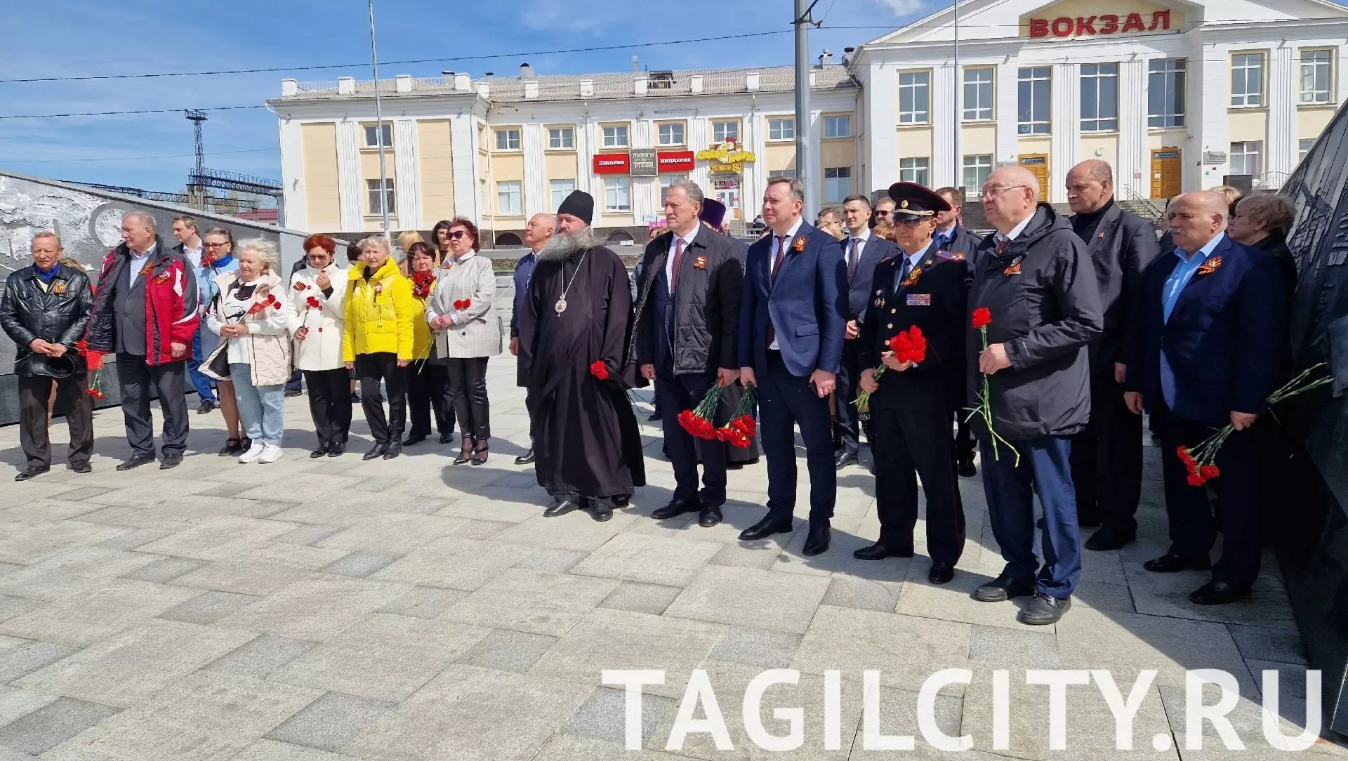 Глава Нижнего Тагила Владислав Пинаев почтил память павших в годы ВОВ тагильчан