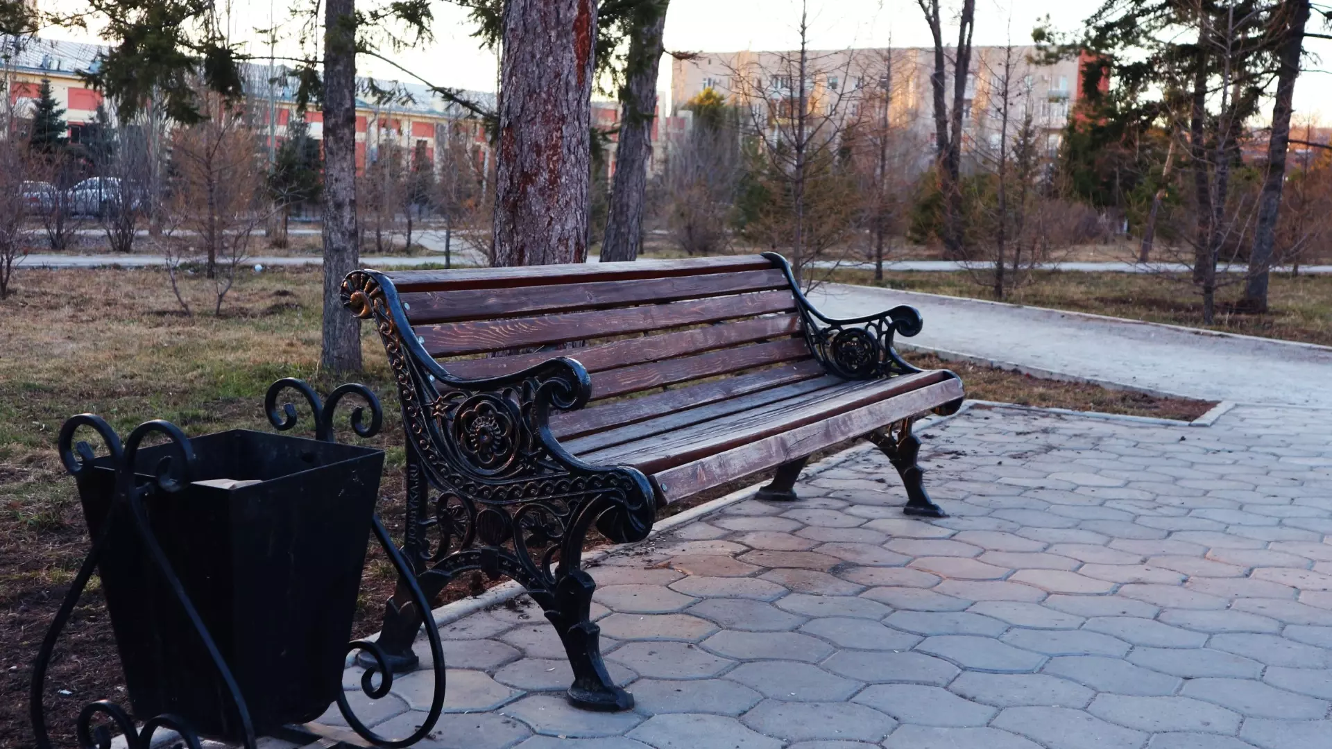 На улицах Екатеринбурга появятся новые скамейки