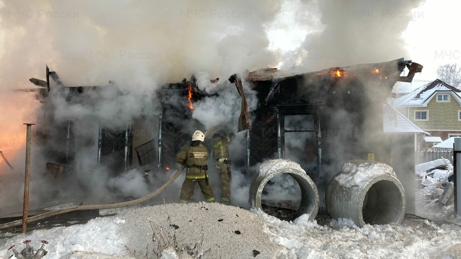 Дом многодетной семьи полностью сгорел в Нижнем Тагиле