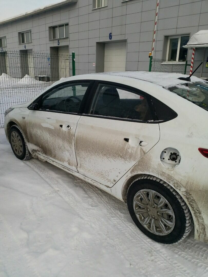 Машину Юлии повредили в ночь с 3 на 4 января