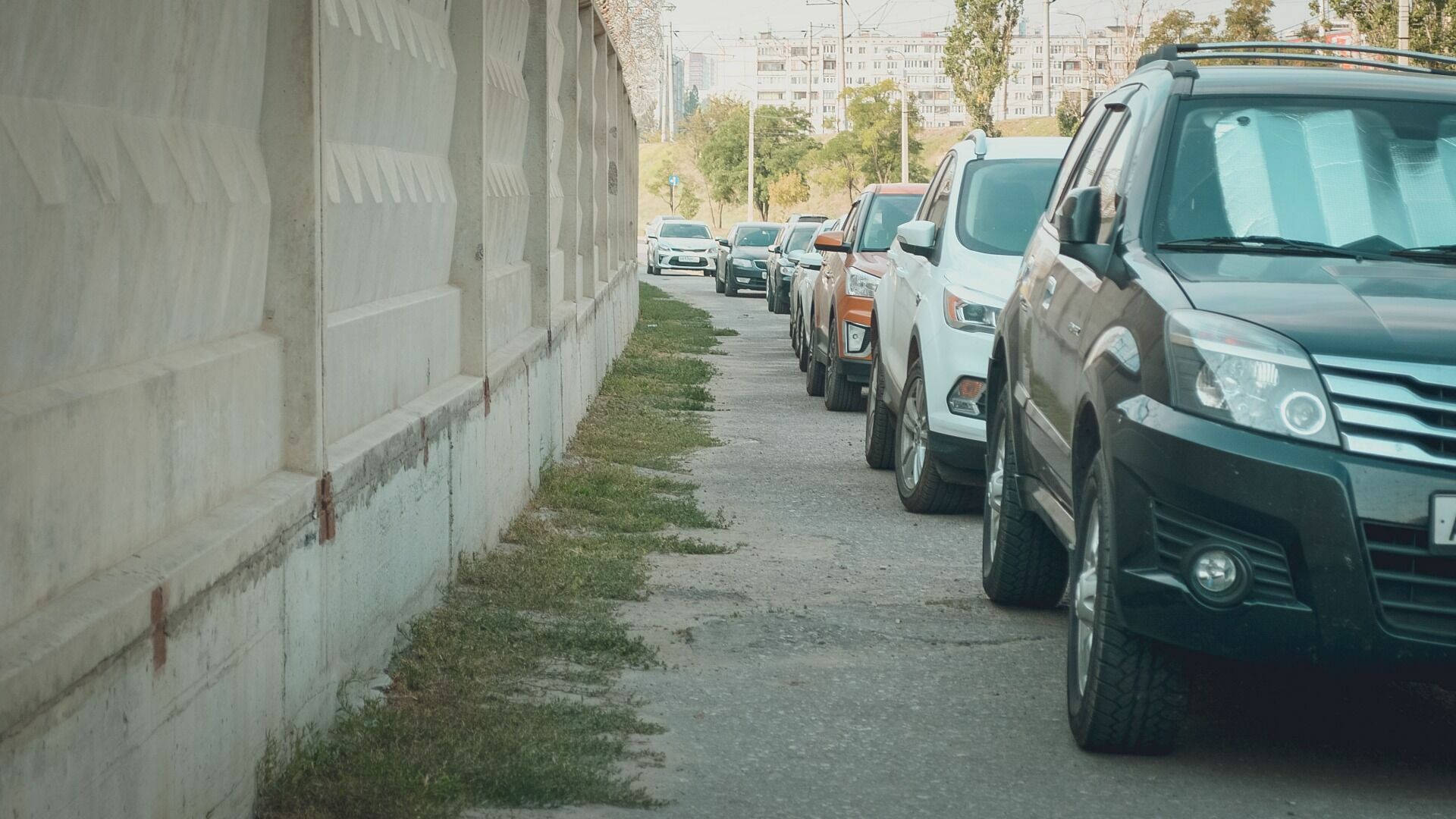 Женщина вырвала «дворники» у 11 автомобилей в Нижнем Тагиле