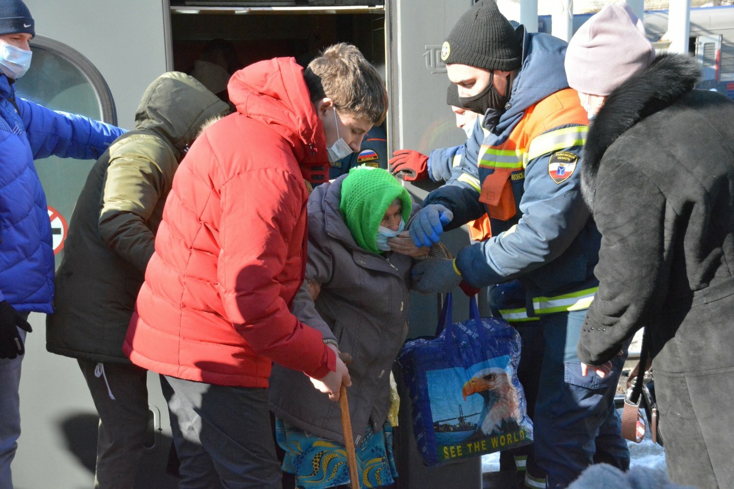 Тонны гуманитарного груза отправил беженцам из Донбасса Екатеринбург