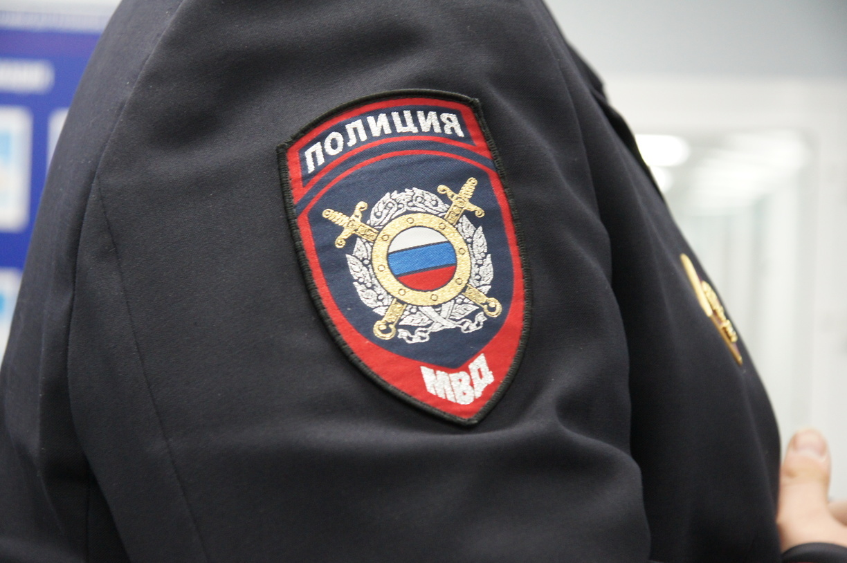 За отказ вписать фамилию кириллицей в загранпаспорте житель Перми судится с полицией