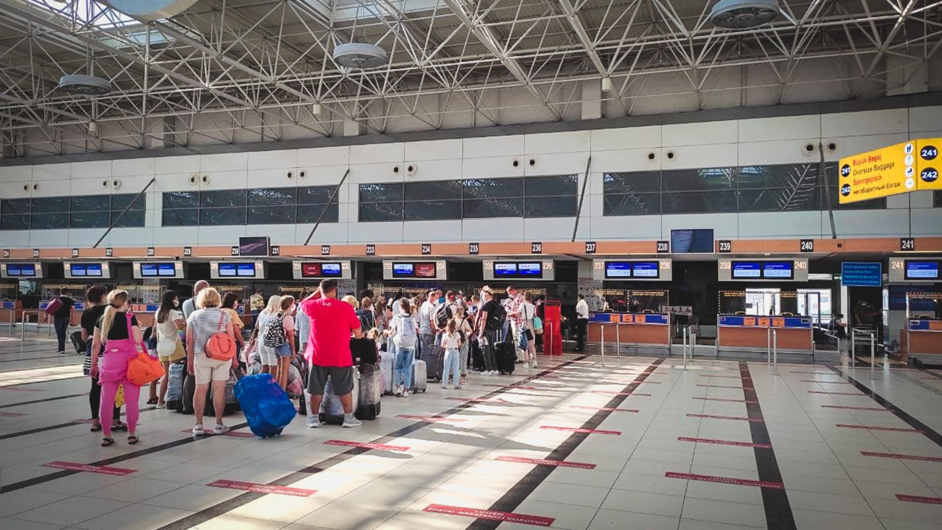Пассажиры аэропорта Кольцово «залетают» по-новому