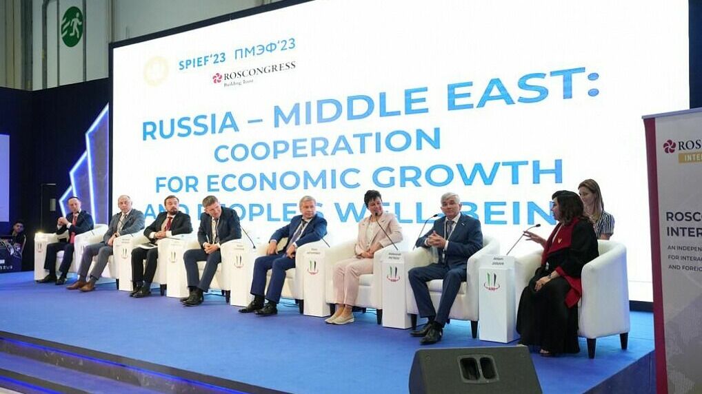 Темой выездной сессии ПМЭФ-2023 в ОАЭ стала проблема экономического роста
