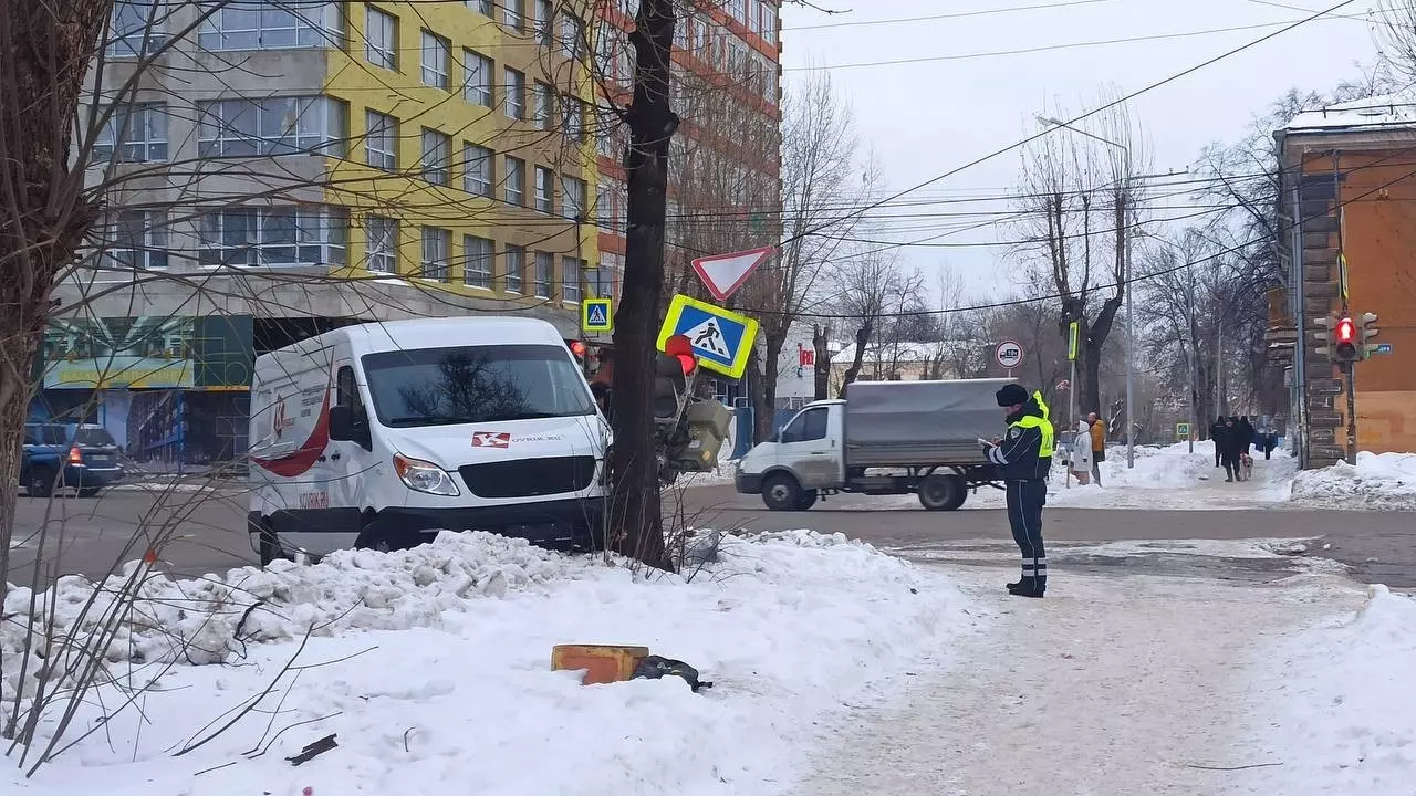 Водитель фургона скончался за рулем в Екатеринбурге