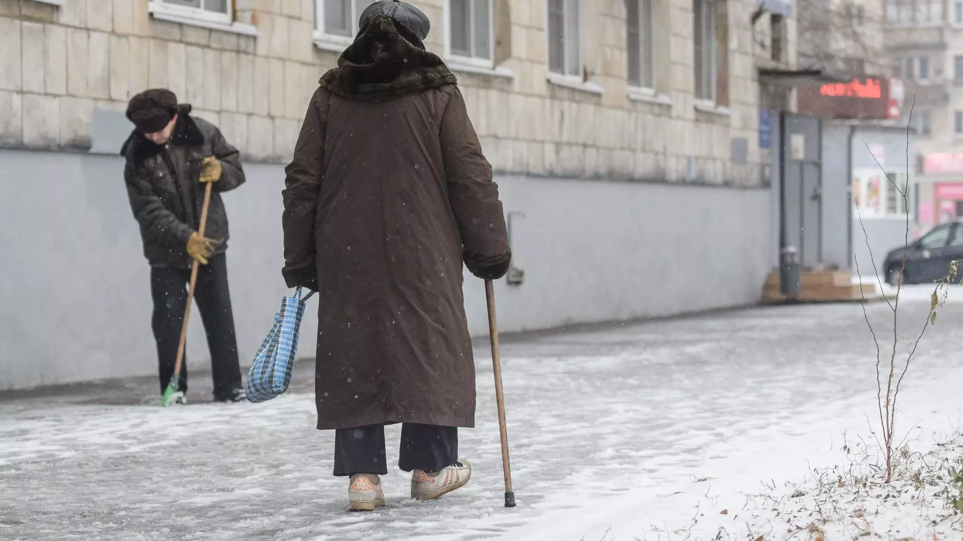 О гололеде предупредили спасатели жителей Свердловской области