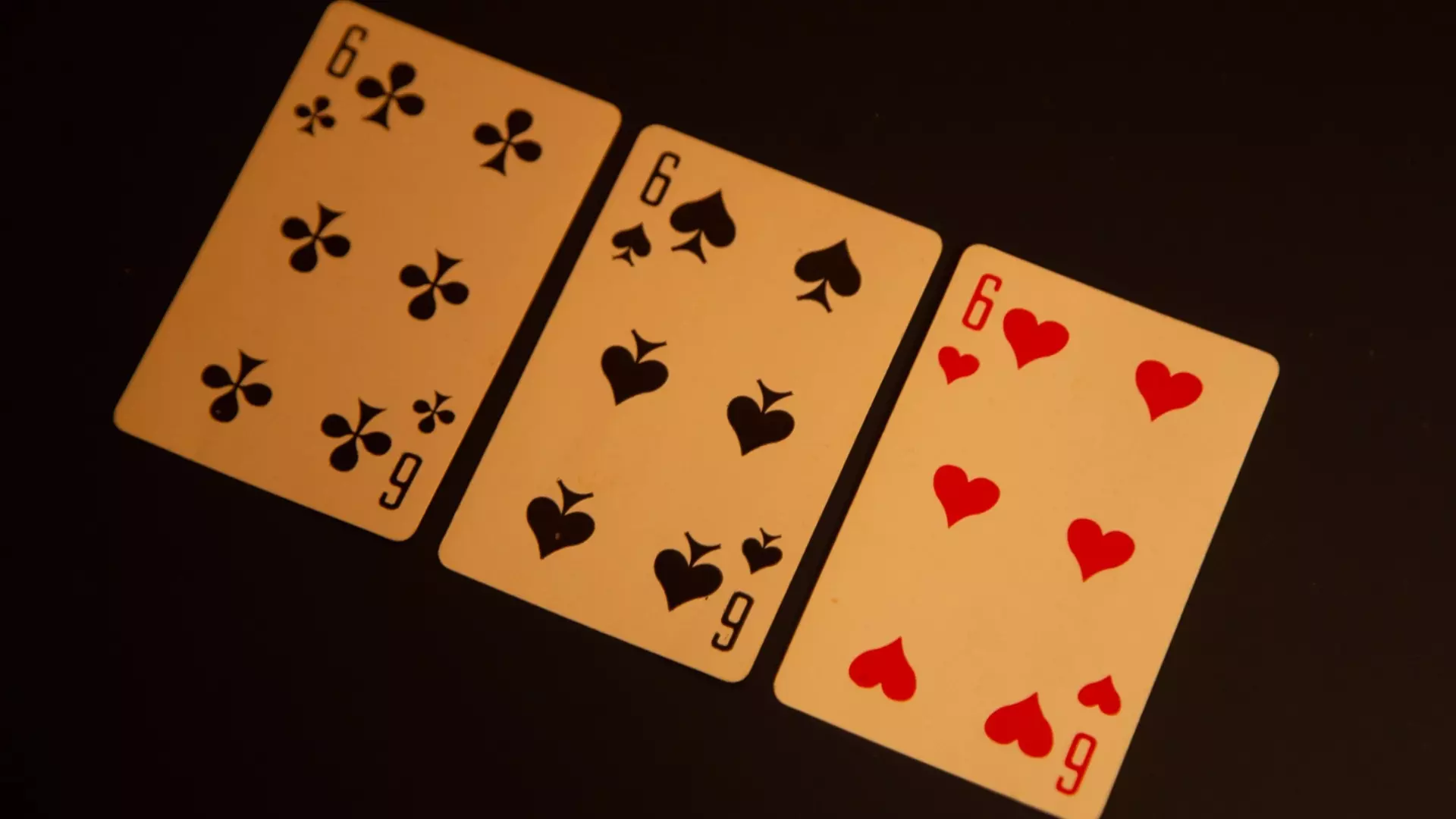 В Свердловской области силовики накрыли нелегальный покерный клуб