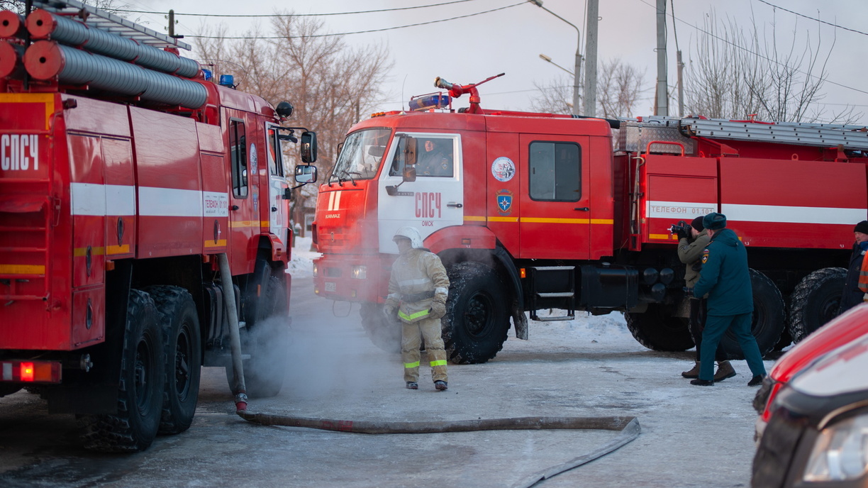 50 человек было эвакуировано из горящего дома в Екатеринбурге