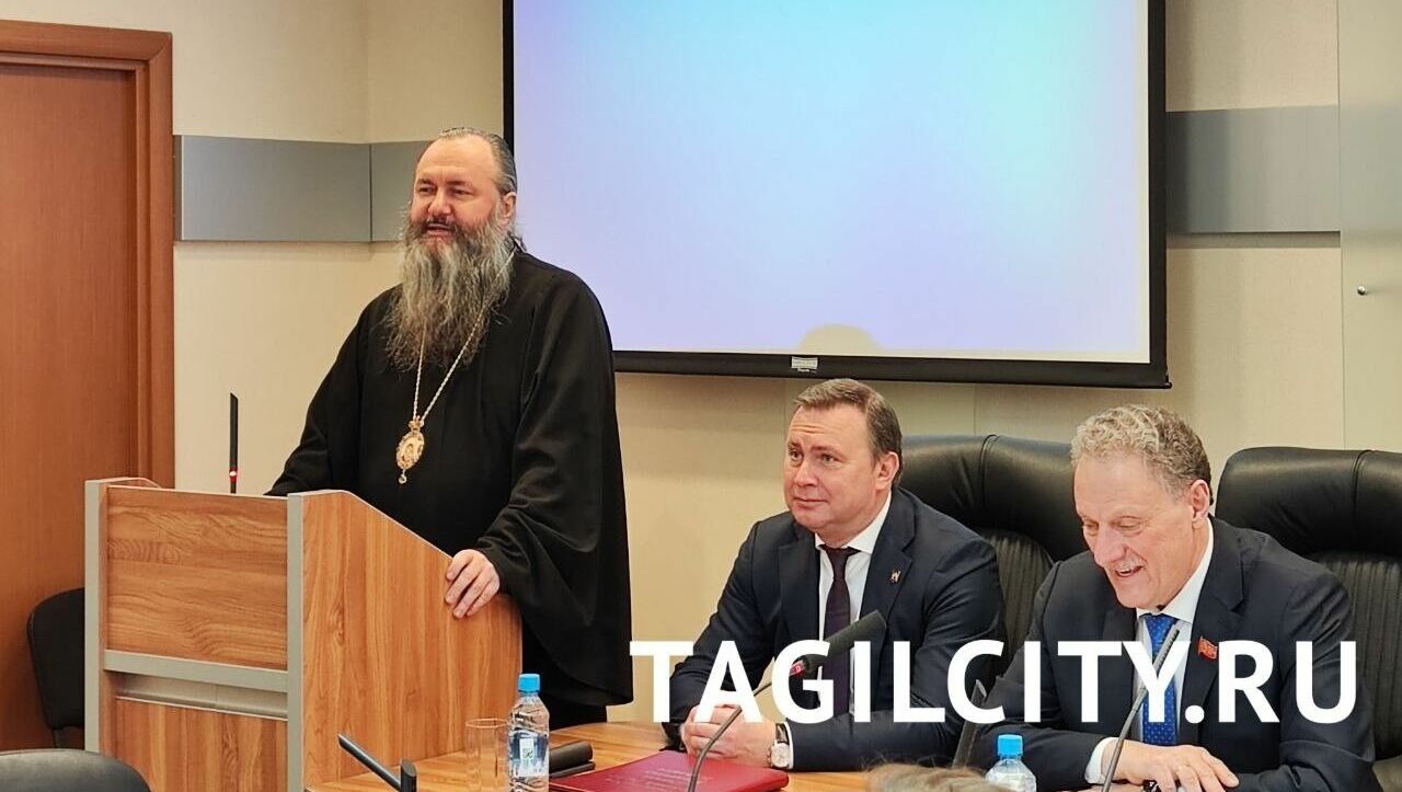 Епископ Феодосий благословил депутатов гордумы Нижнего Тагила