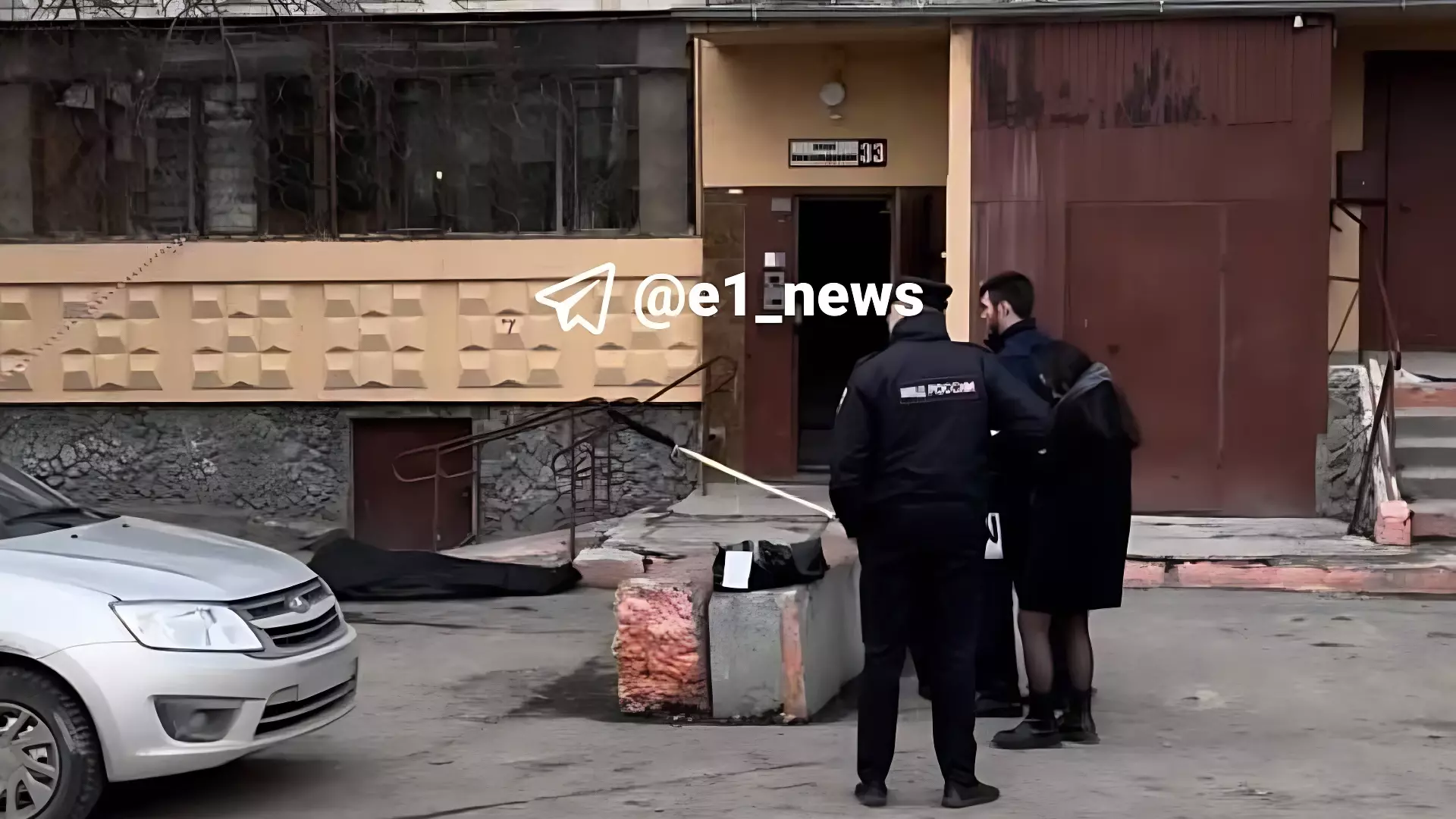 Труп подростка обнаружен под окнами дома в Екатеринбурге
