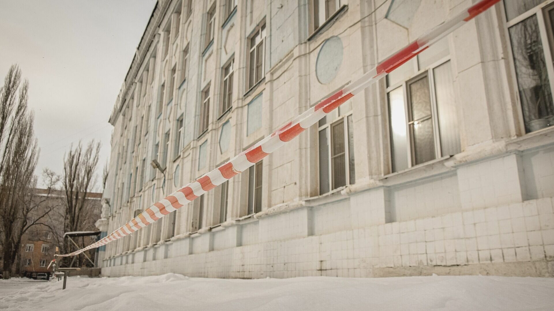 Сотни людей вывели на мороз из здания «Таганского ряда» в Екатеринбурге
