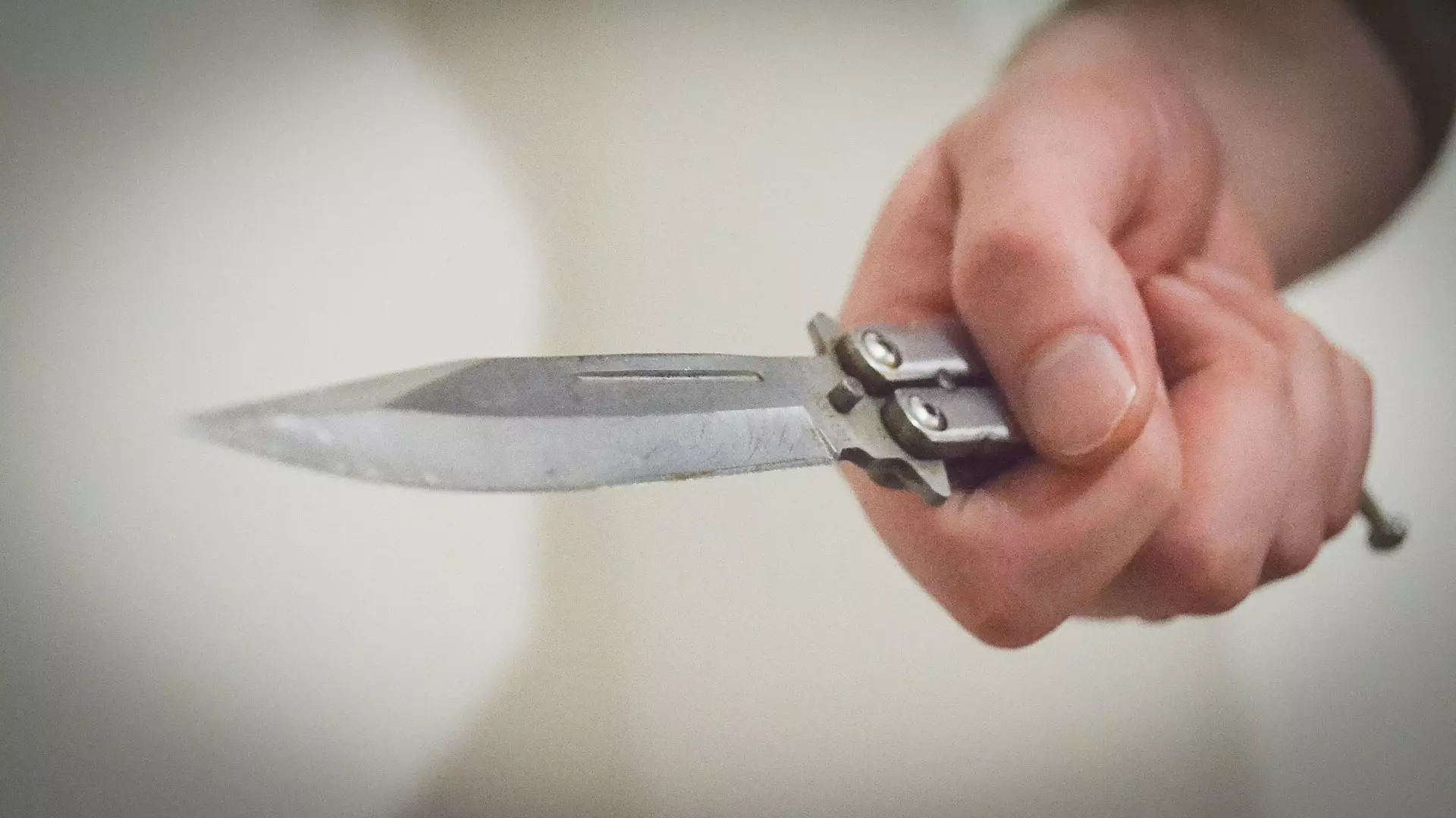 В Екатеринбурге парень порезал ножом возлюбленную