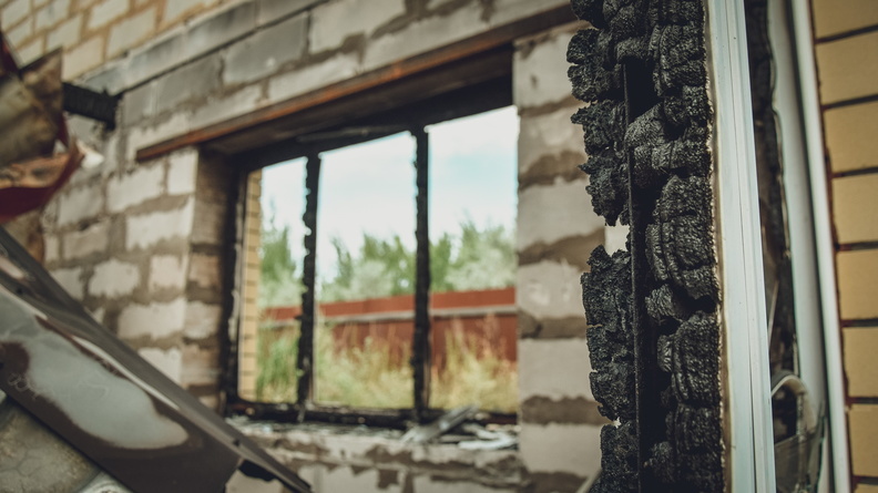 Частный жилой дом сгорел в Сухоложском поселке в Нижнем Тагиле