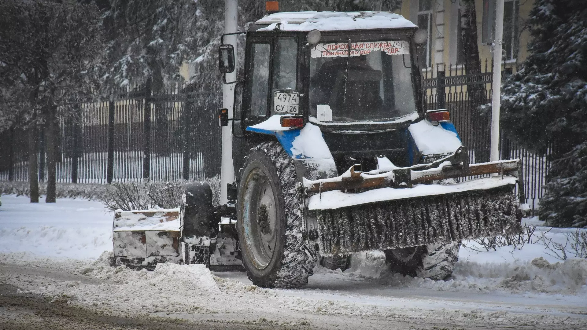 Болеее тысячи единиц спецтехники будут убирать снег в Свердловской области