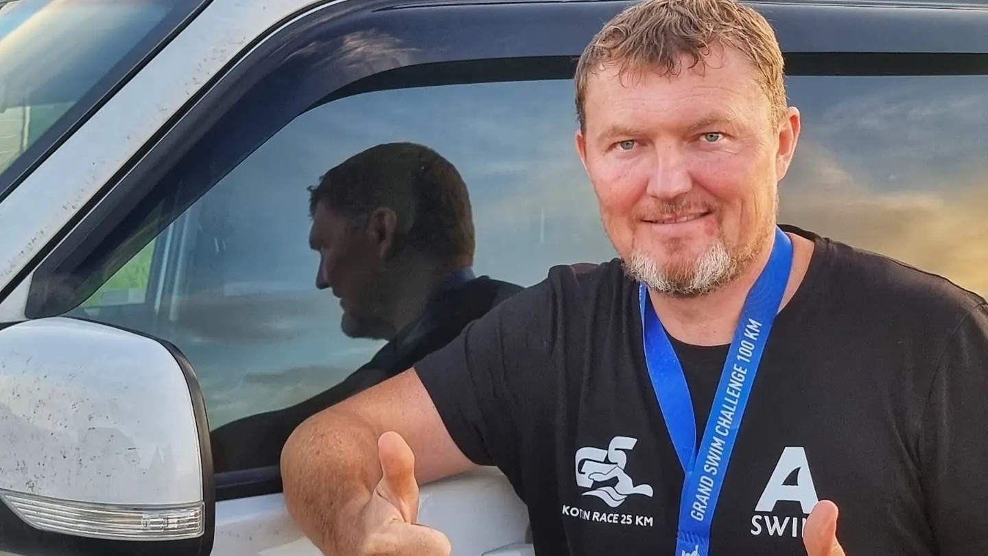 Житель Новоуральска проплыл 100 км от Ладожского озера до Финского залива
