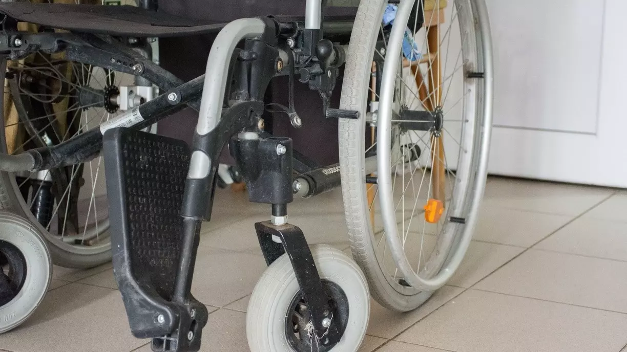 Вооруженный спецназ ворвался к инвалиду-колясочнику из Екатеринбурга