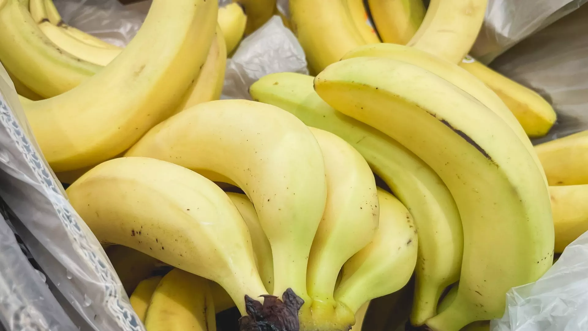 В Екатеринбурге из магазинов пропали бананы