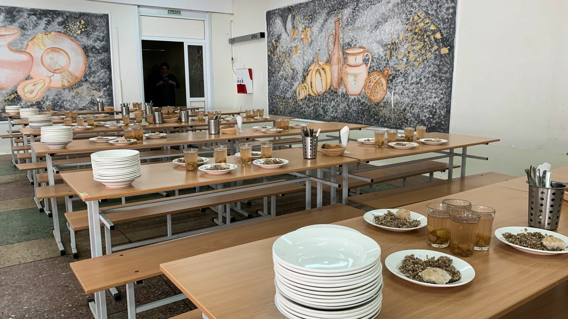 Организация питания школьников Екатеринбурга полностью перейдет в частные руки