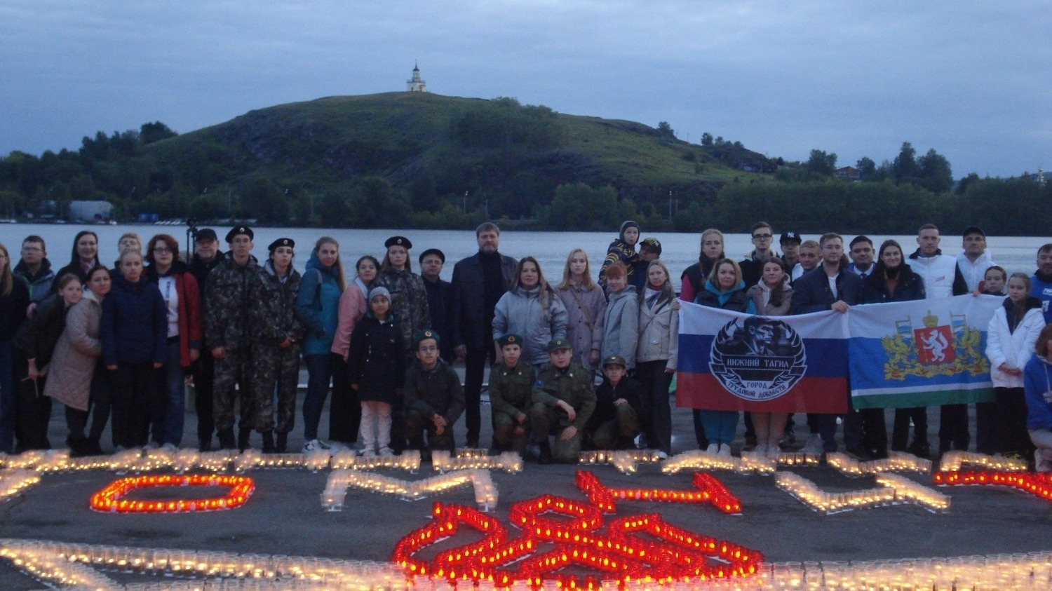 Тысячи свечей зажгли жители Свердловской области в честь Дня памяти и скорби