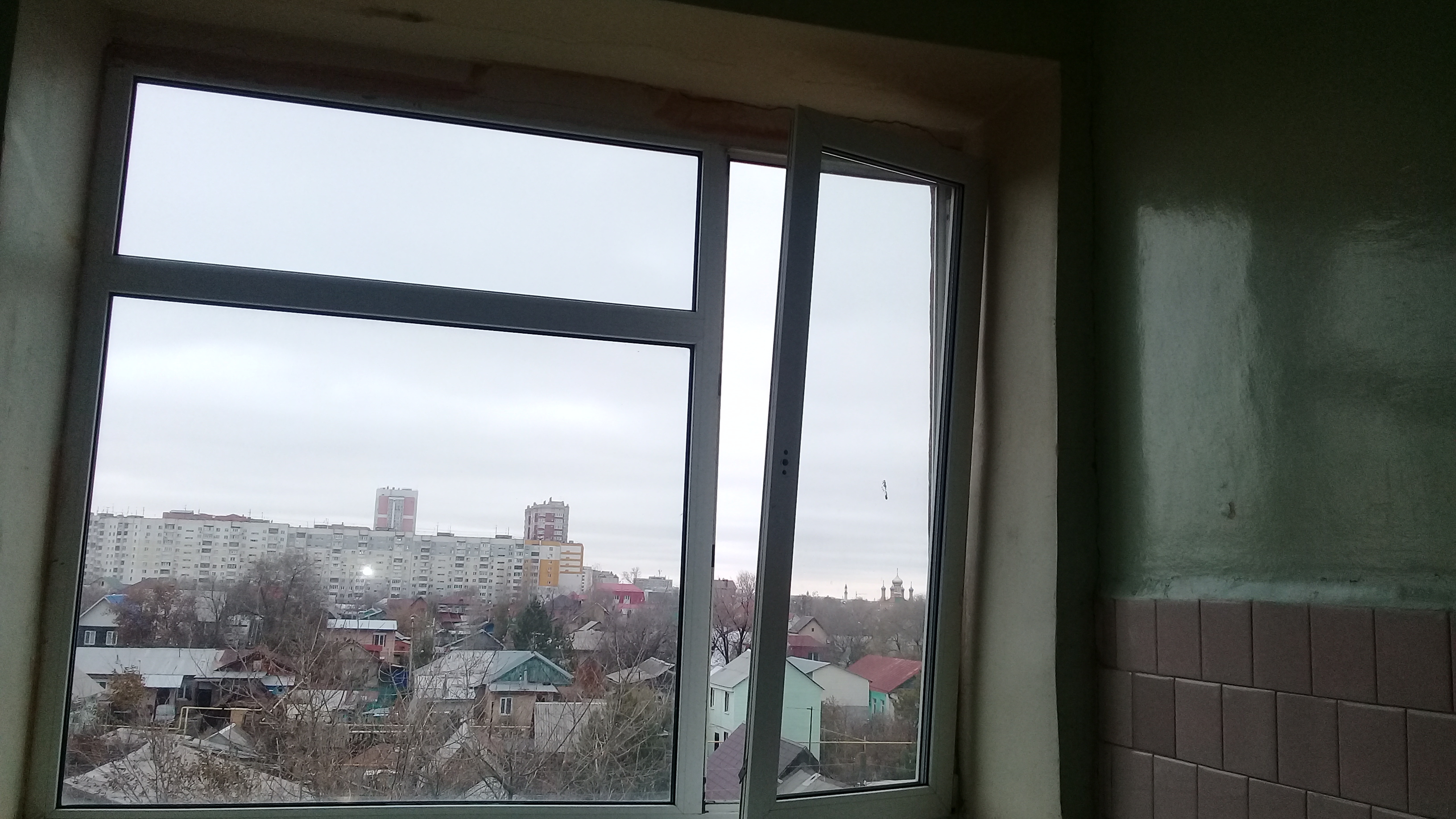 Из окна больницы в Каменске-Уральском выпал мужчина