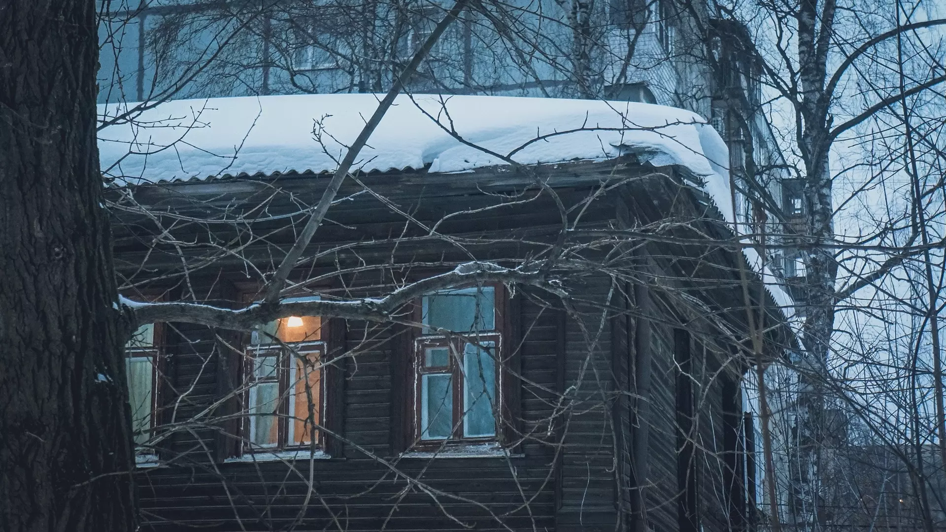 В Екатеринбурге начали сносить двухэтажные дома