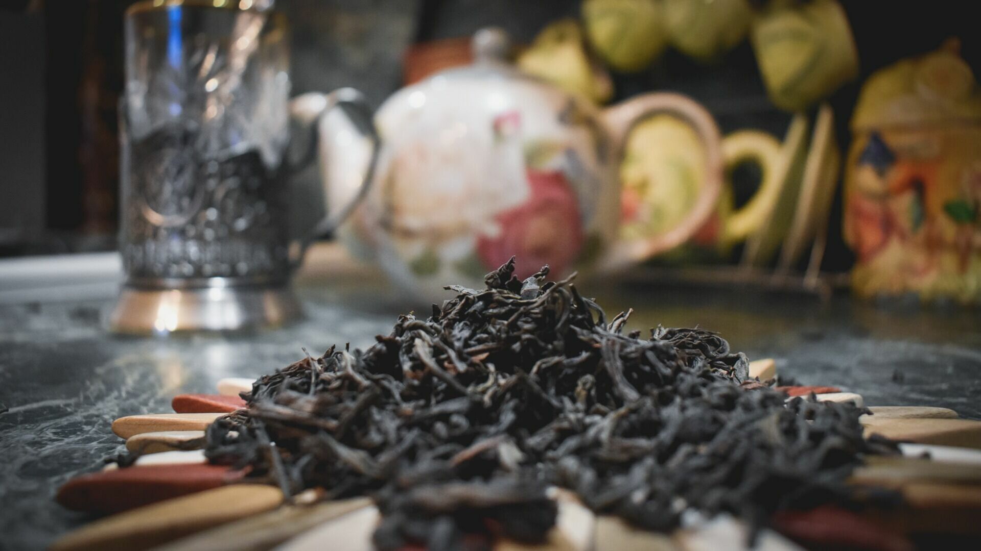 Заключенный в ШИЗО в Нижнем Тагиле выплеснул горячий чай в лицо сотрудника колонии