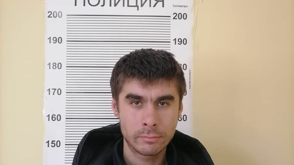 В Екатеринбурге три мужчины отобрали еду у курьера