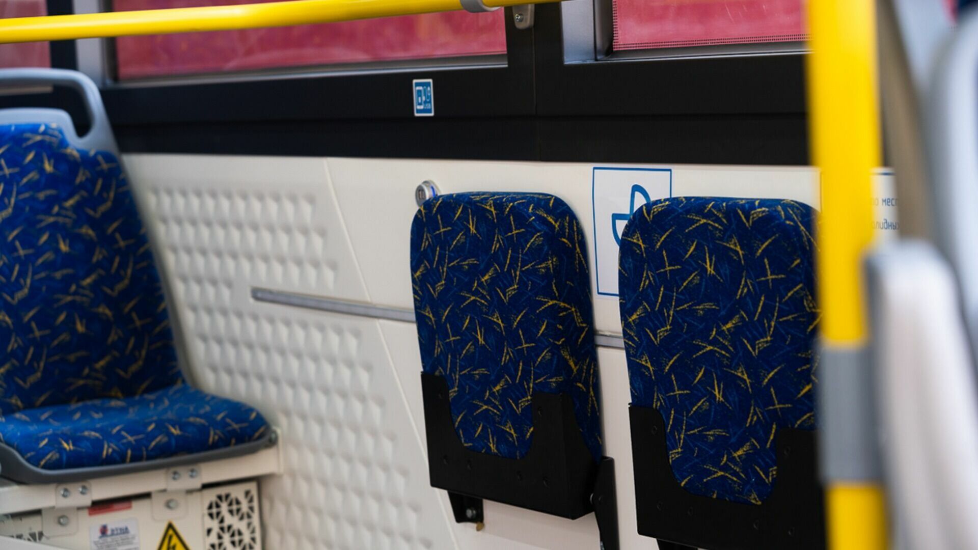 Водитель автобуса до Екатеринбурга высадил пассажиров на трассе в мороз