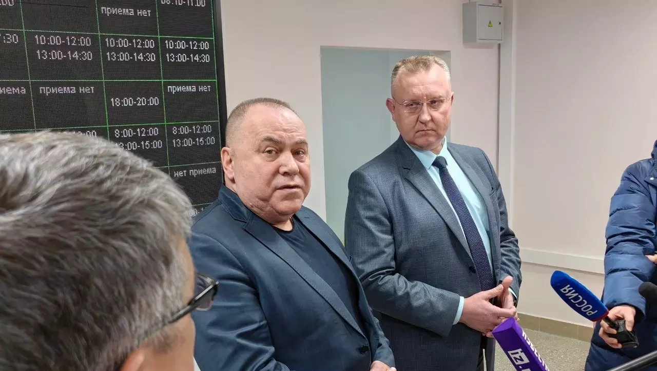 Министр здравоохранения посетил Рефтинский после жалоб Путину