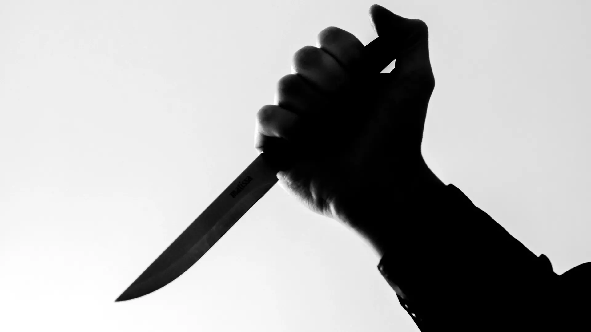 Житель Первоуральска бегал с ножом по улице