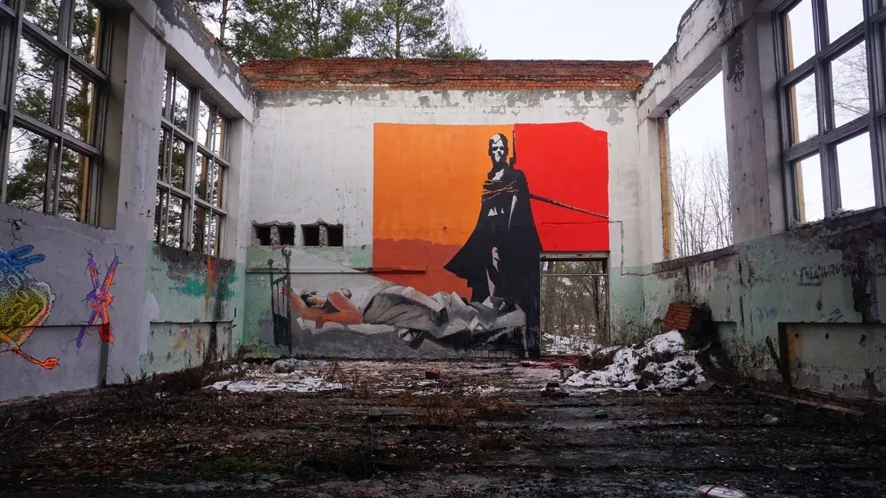 В Нижнем Тагиле появилась новая картина стрит-арт художника Ильи Вьюгова
