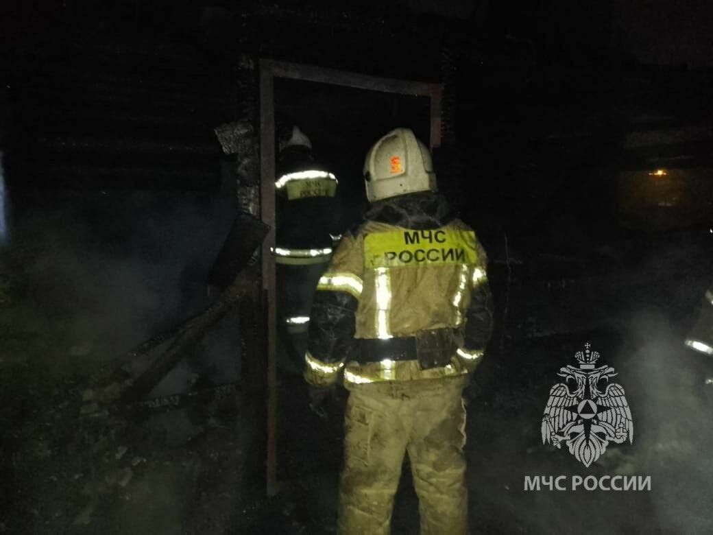 Тушение пожара в частном доме в Екатеринбурге