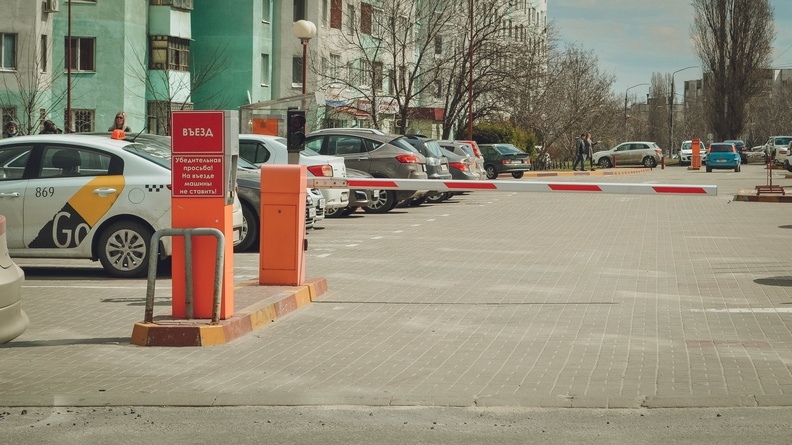 На нелегальную парковку во дворе пожаловались жители Екатеринбурга