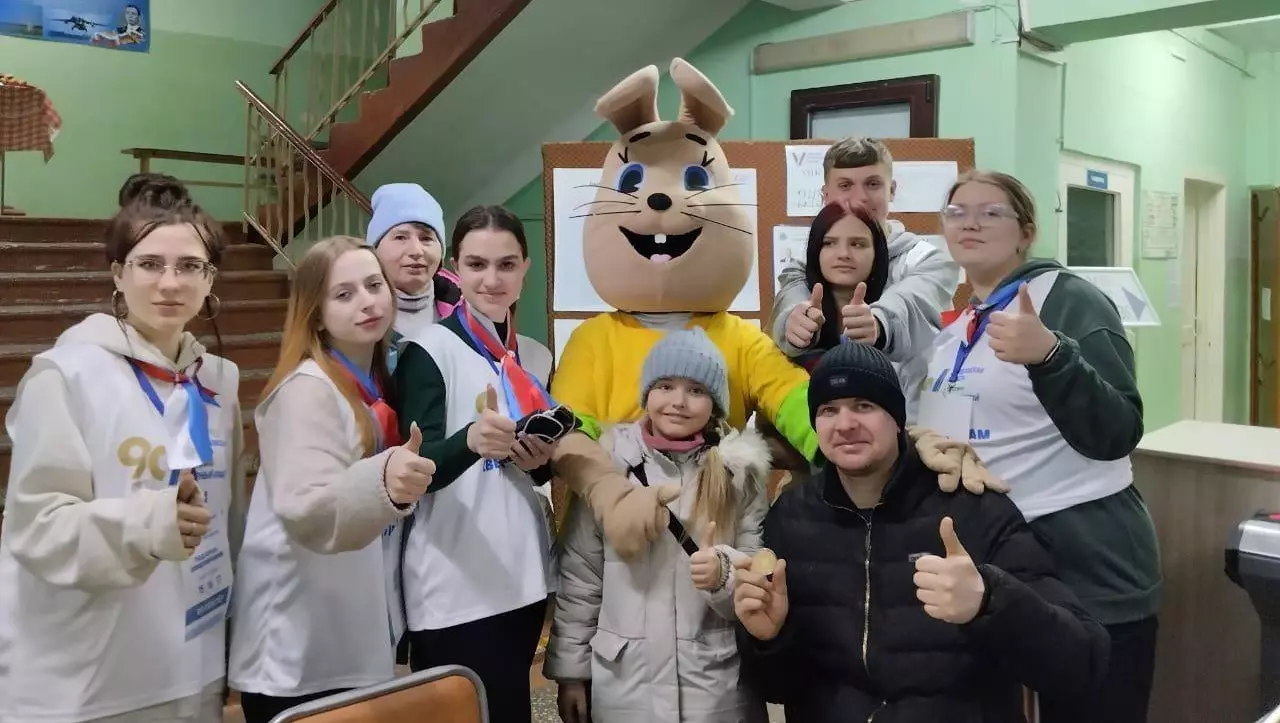 Дети до 18 лет смогут получить памятную медаль «90 лет Свердловской области»