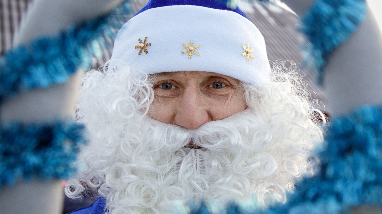 Деда Мороза и Снегурочку с QR-кодами предложили заказать жителям Екатеринбурга