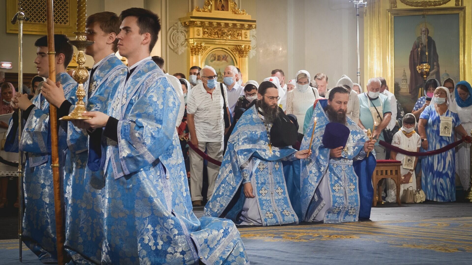 Священникам Екатеринбургской епархии вручили повестки в военкомат