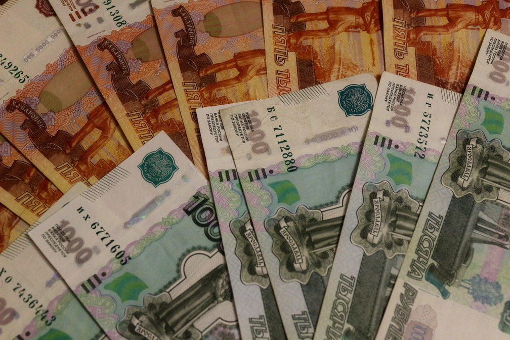Житель Екатеринбурга перевел мошенникам 700 тысяч рублей