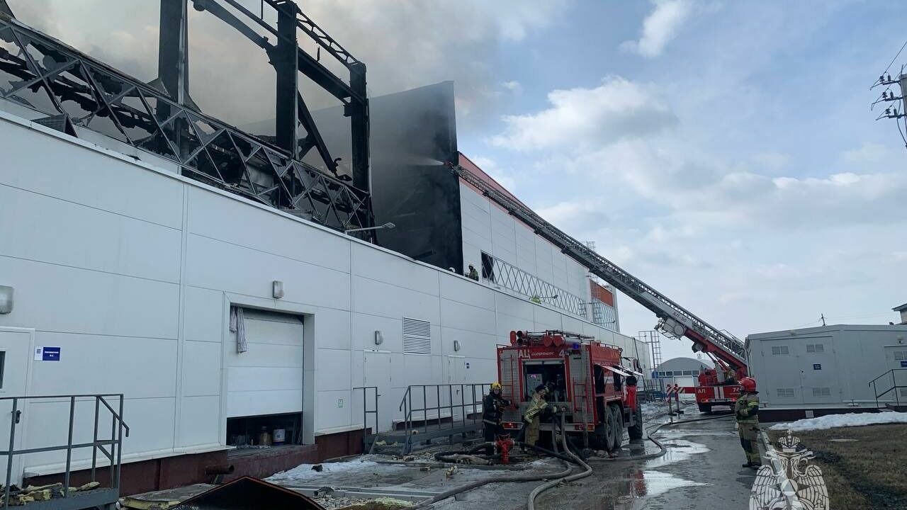 О тушении пожара на заводе в Арамиле рассказал глава свердловского МЧС