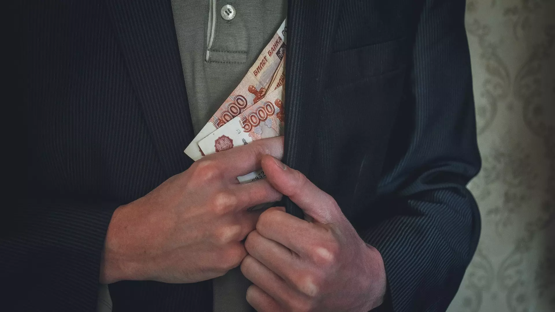 В Екатеринбурге авиалесохрана раздала 550 сотрудникам 34 млн рублей долгов