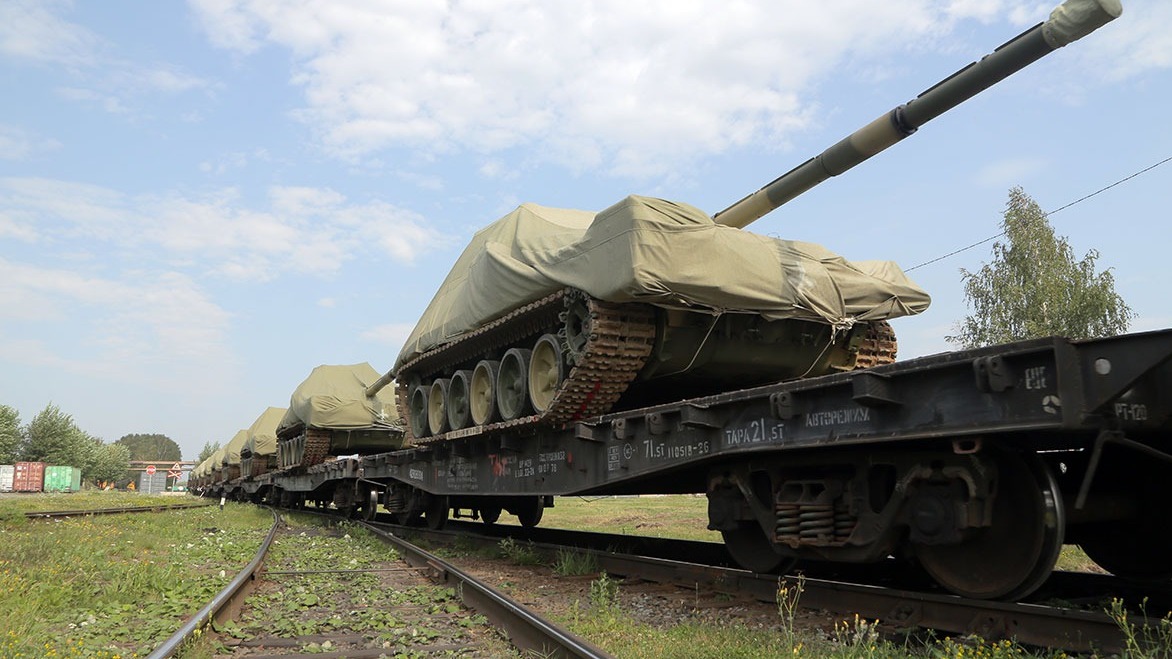 Очередной эшелон танков отправил тагильский УВЗ в Минобороны РФ