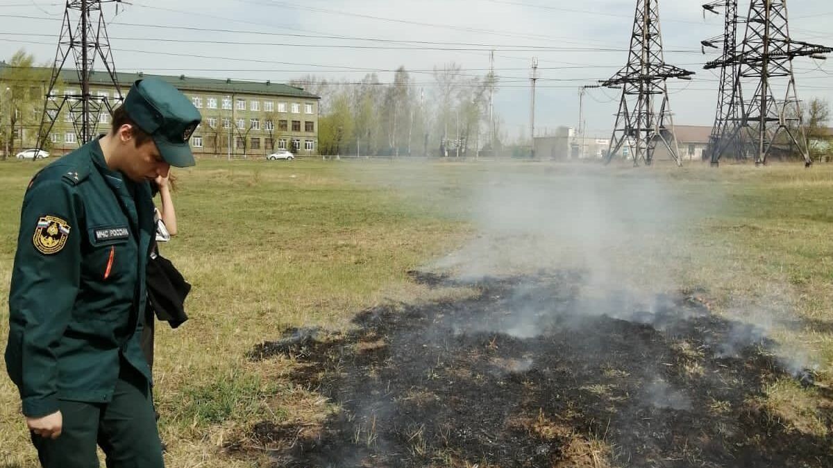 В Нижнем Тагиле поймали детей, поджигающих траву в парке Металлургов и на Руднике