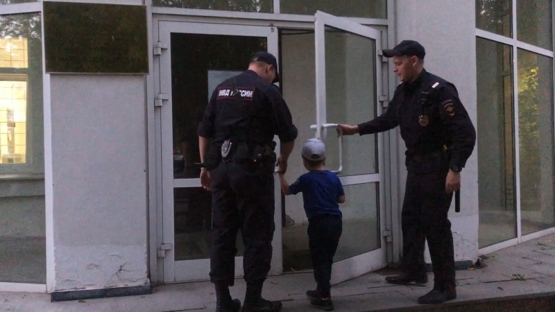 Четырехлетний мальчик убежал от мамы и потерялся в Екатеринбурге