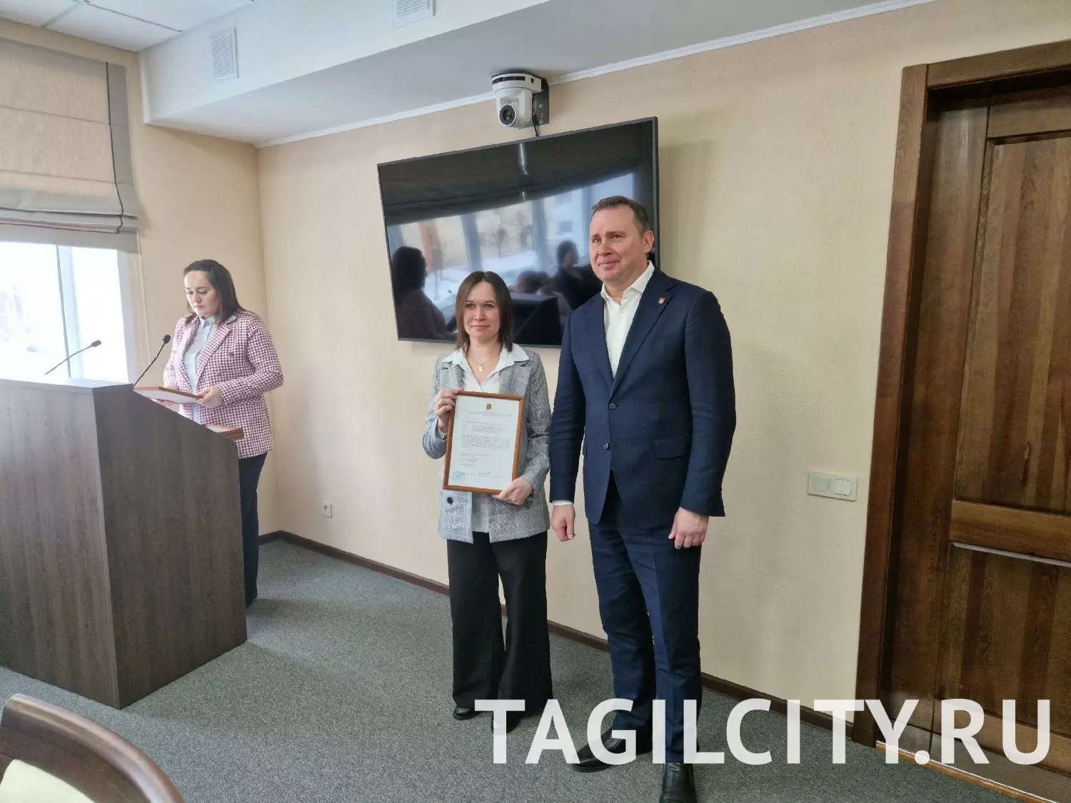 Вручение сертификатов на улучшение жилищных условий в Нижнем Тагиле.
