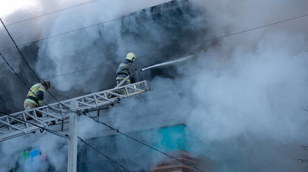 Названа предварительная причина пожара со взрывом в пятиэтажке Екатеринбурга