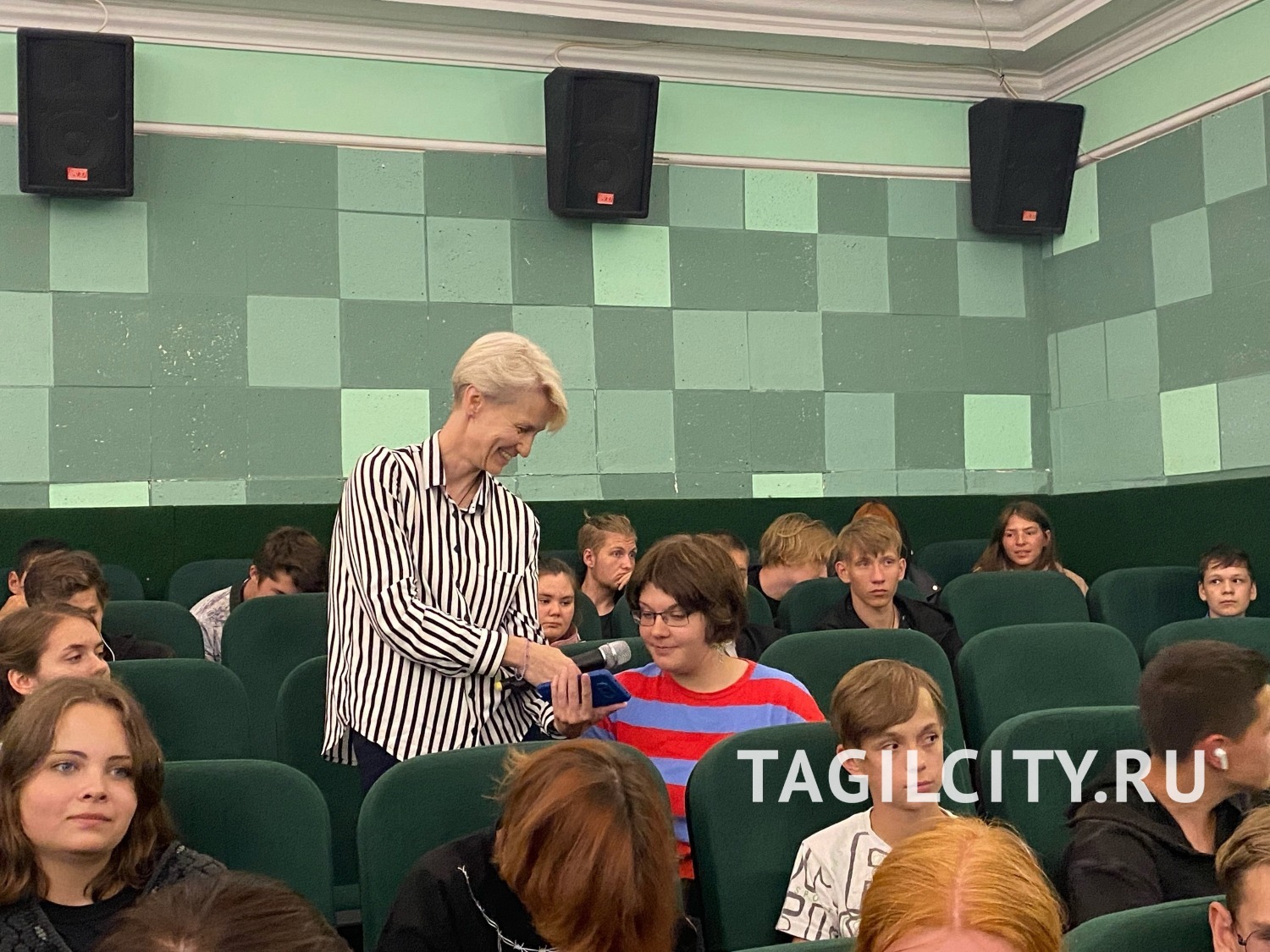 Зрители задали свои вопросы режиссеру Дарье Хреновой