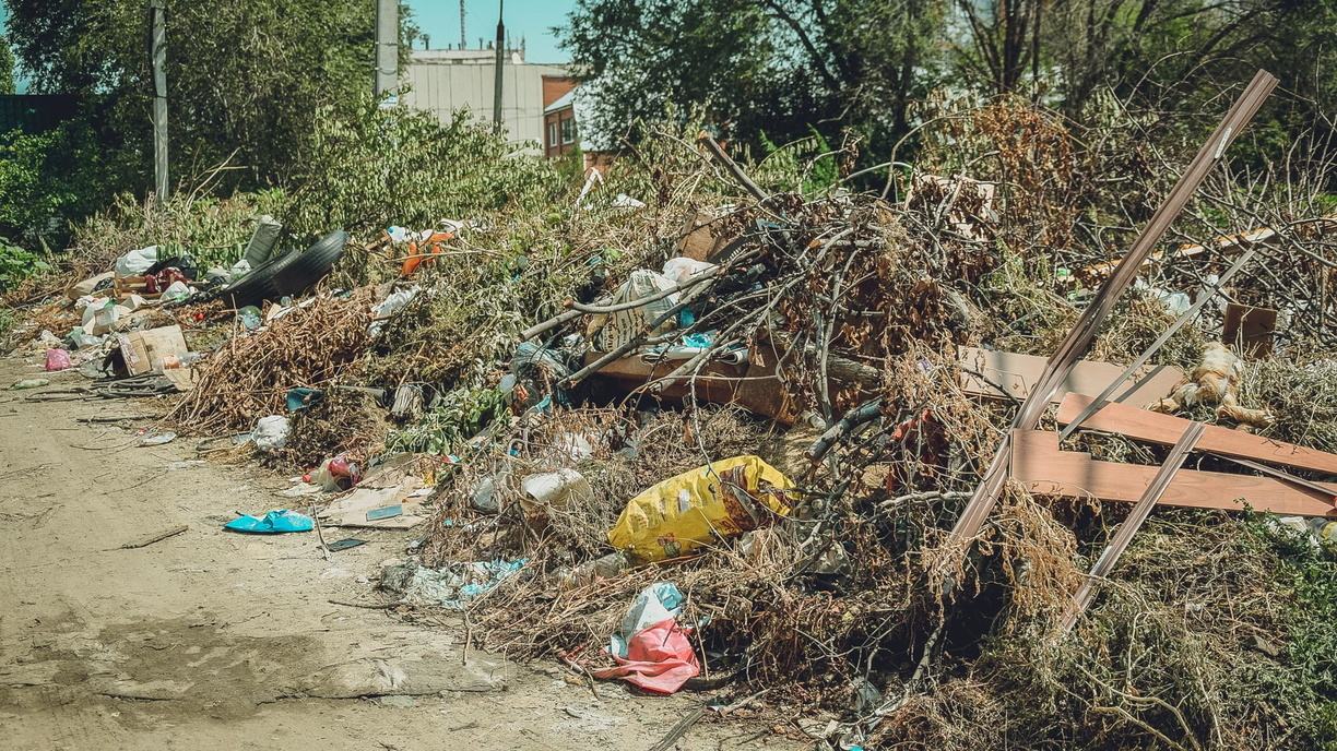 Незаконная свалка опасных медицинских отходов обнаружена под Красноуфимском