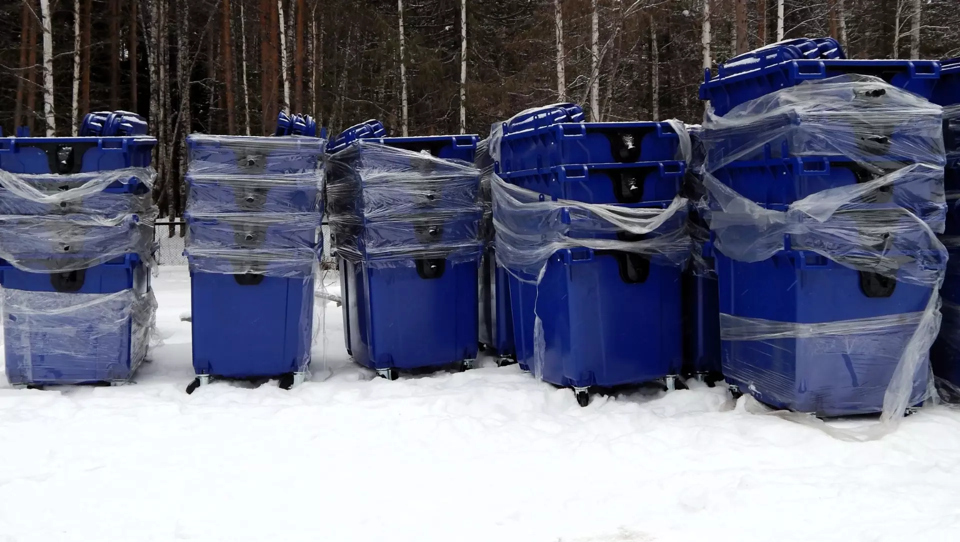 20 современных контейнеров для сбора мусора получил Ивдельский городской округ