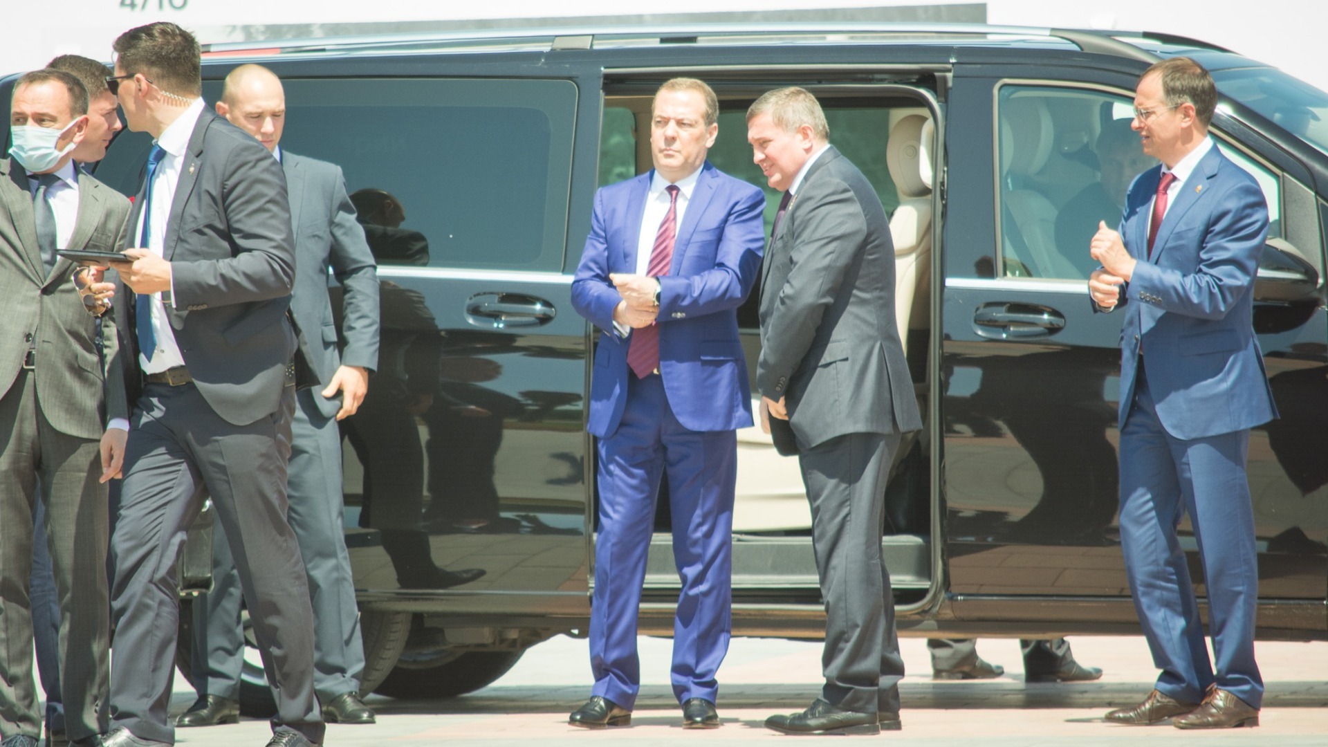 Дмитрий Медведев проведет совещание на «Уралвагонзаводе» в Нижнем Тагиле